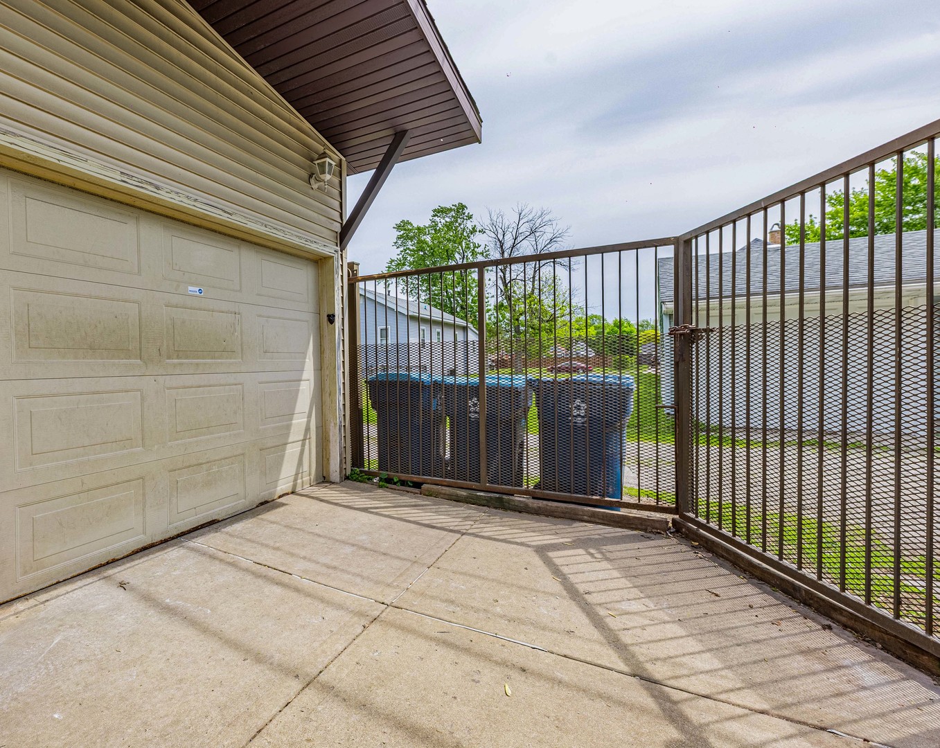 12th image of 647 Forsythe Ave, Calumet City, IL 60409 | MLS# 12724030