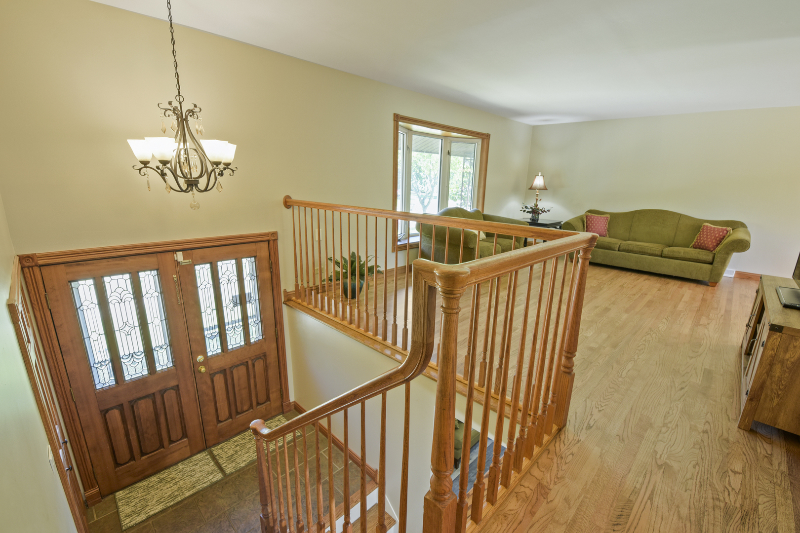 2nd image of 1120 Concord Ln, Hoffman Estates, IL 60192 | MLS# 12724107