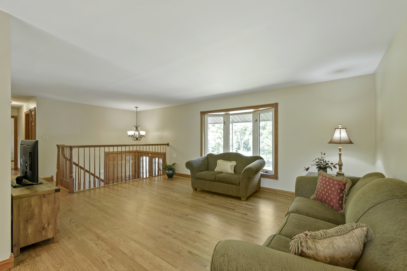 3rd image of 1120 Concord Ln, Hoffman Estates, IL 60192 | MLS# 12724107