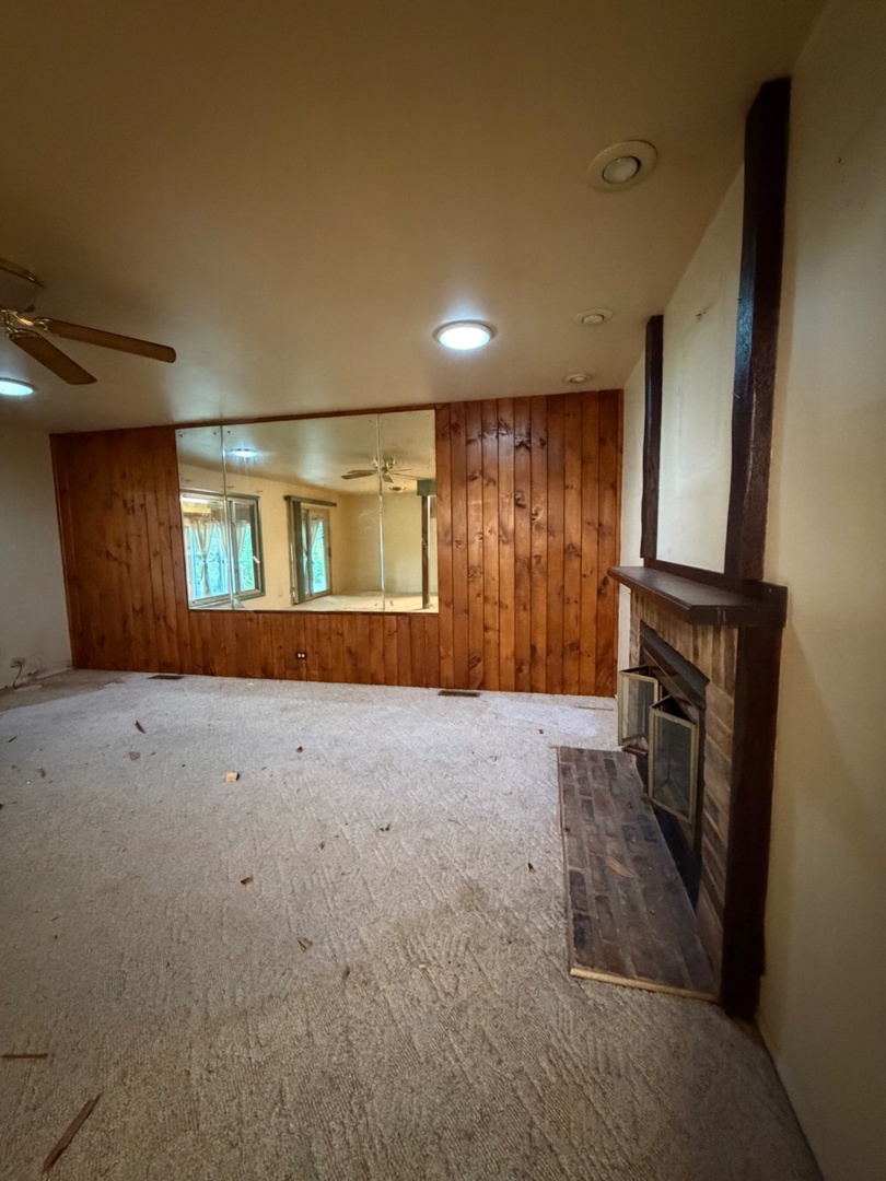 5th image of 381 N Silverleaf Blvd, Carol Stream, IL 60188 | MLS# 12724307