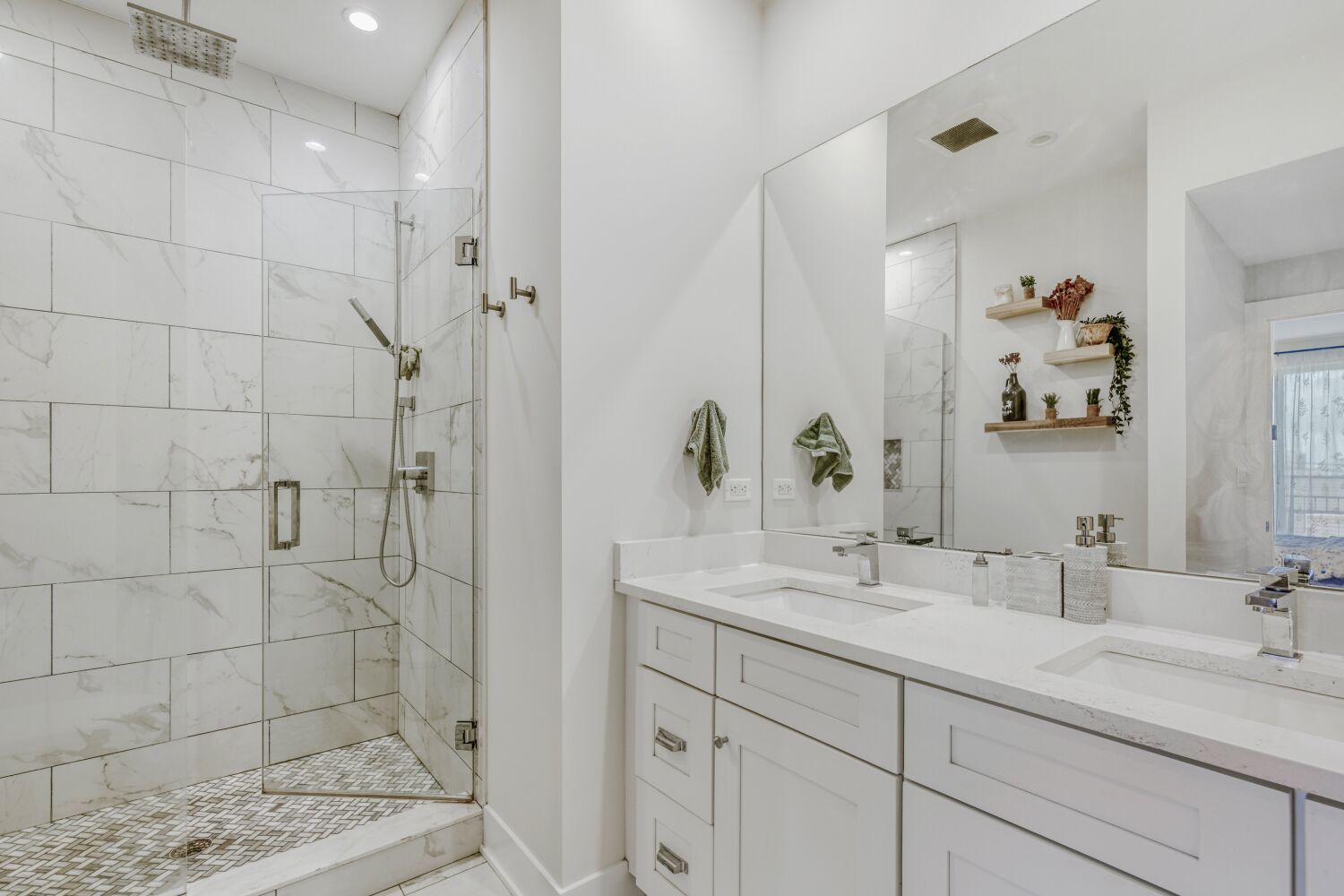 2nd image of 1707 S Jefferson St, Chicago, IL 60616