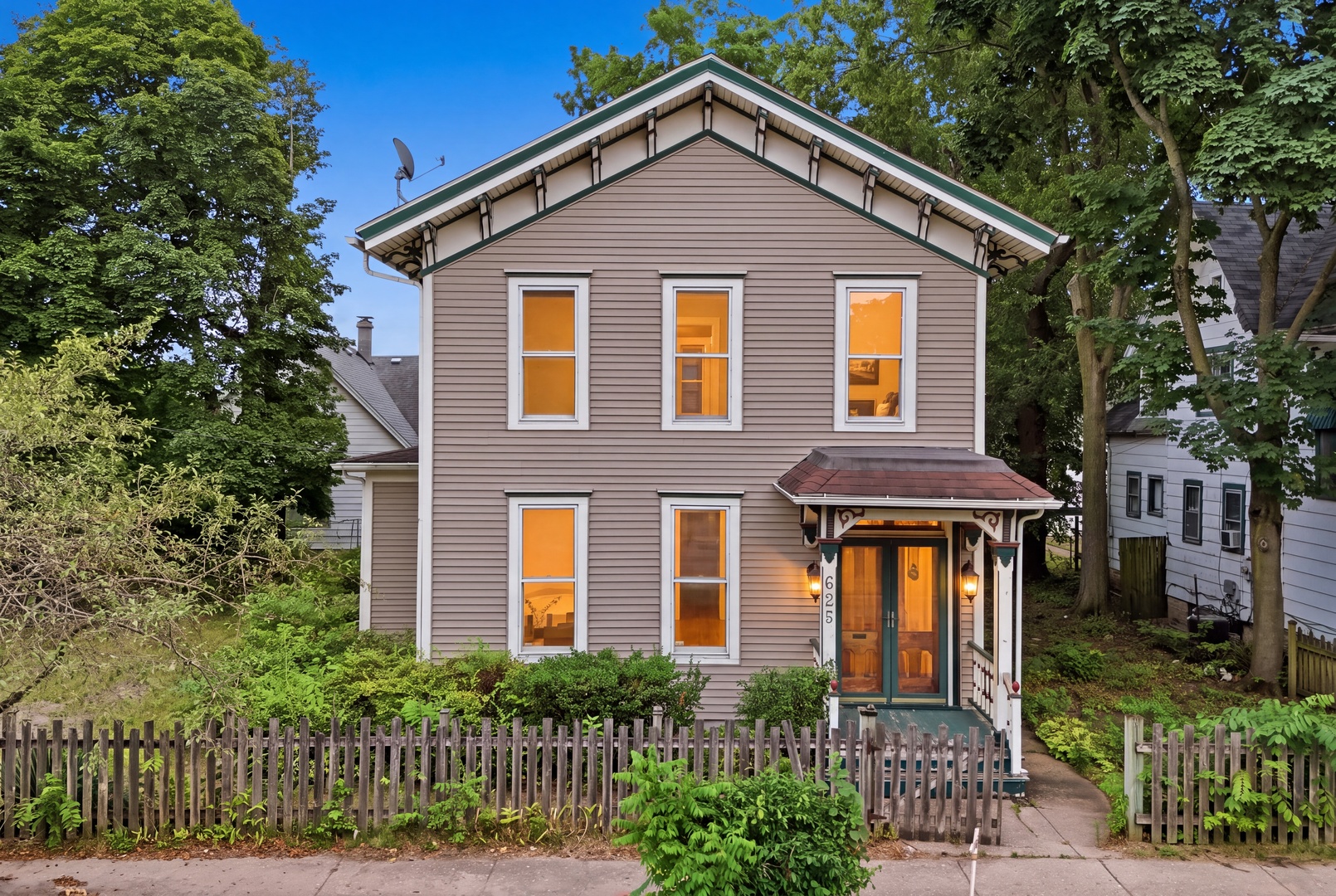 1st image of 625 N 2nd St, Rockford, IL 61107 | MLS# 12724380