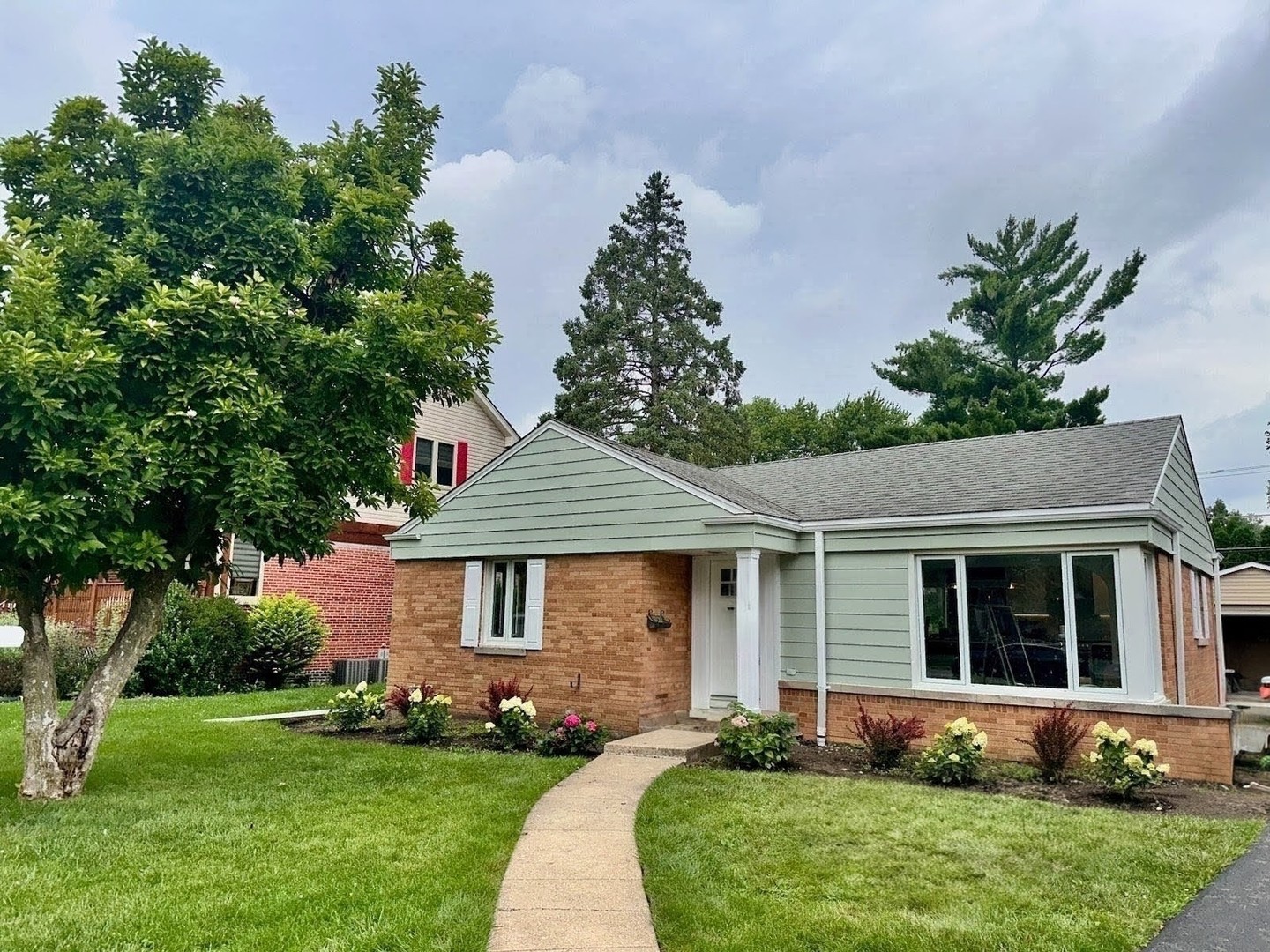 1st image of 508 W Lonnquist Blvd, Mount Prospect, IL 60056 | MLS# 12724442