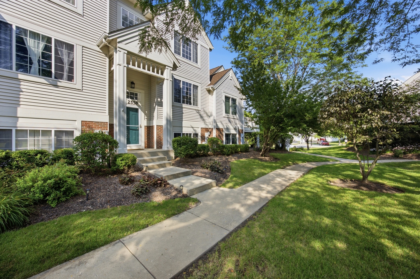 2nd image of 2558 Hatfield Ct, Elgin, IL 60123 | MLS# 12724486