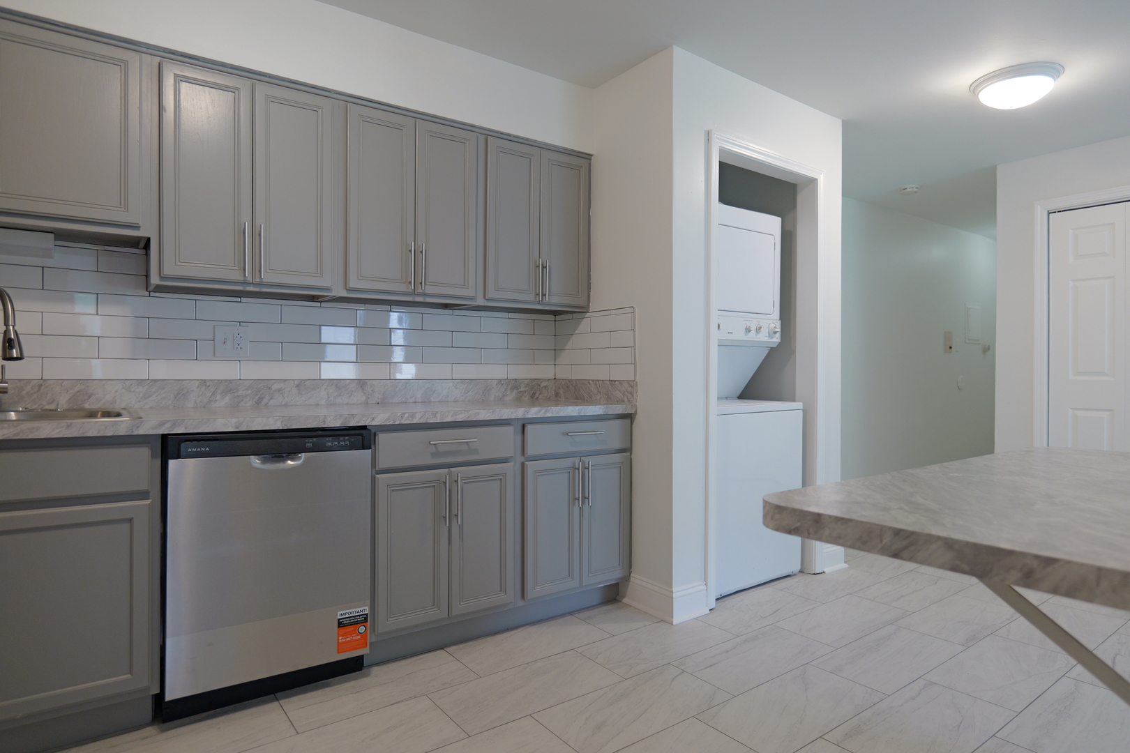 5th image of 143 W Elk Trl, Carol Stream, IL 60188