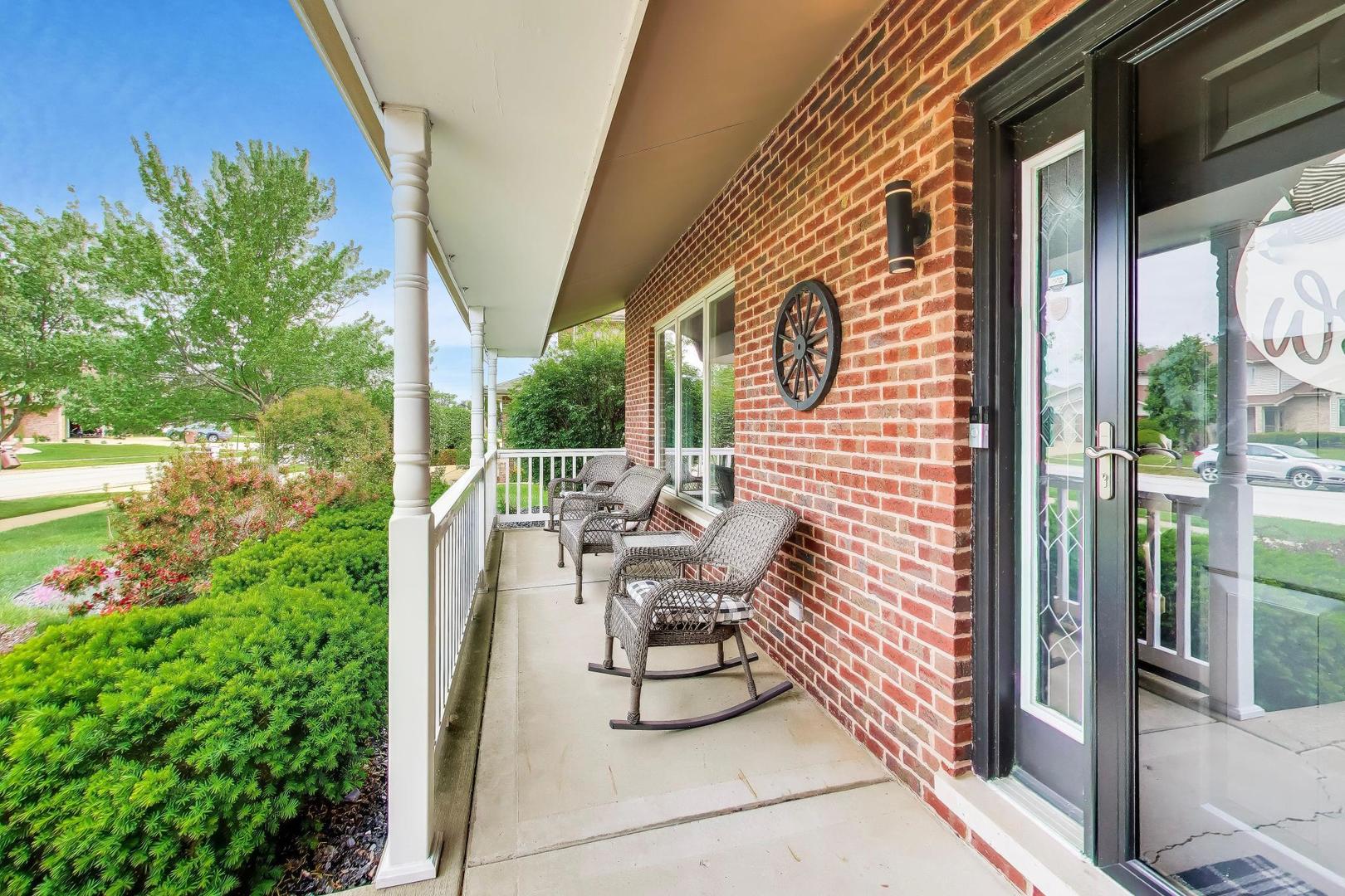 4th image of 8407 Brookside Glen Dr, Tinley Park, IL 60487 | MLS# 12724724