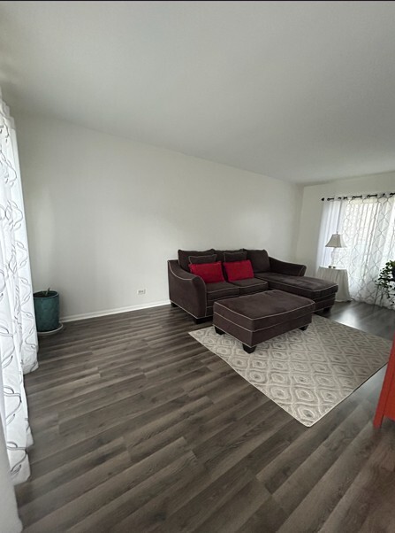 5th image of 1929 Whitingham Ln, Hoffman Estates, IL 60169 | MLS# 12724813