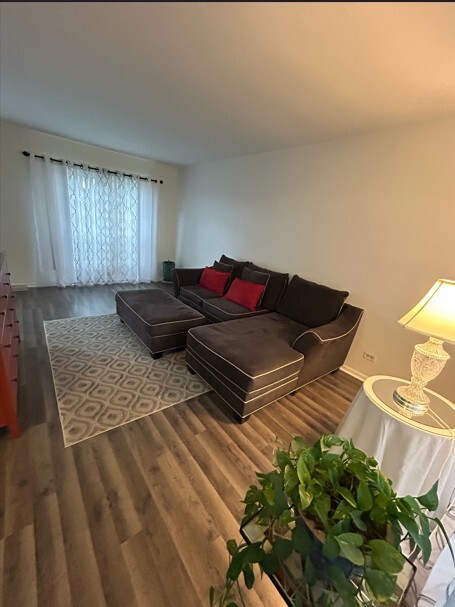 4th image of 1929 Whitingham Ln, Hoffman Estates, IL 60169 | MLS# 12724813