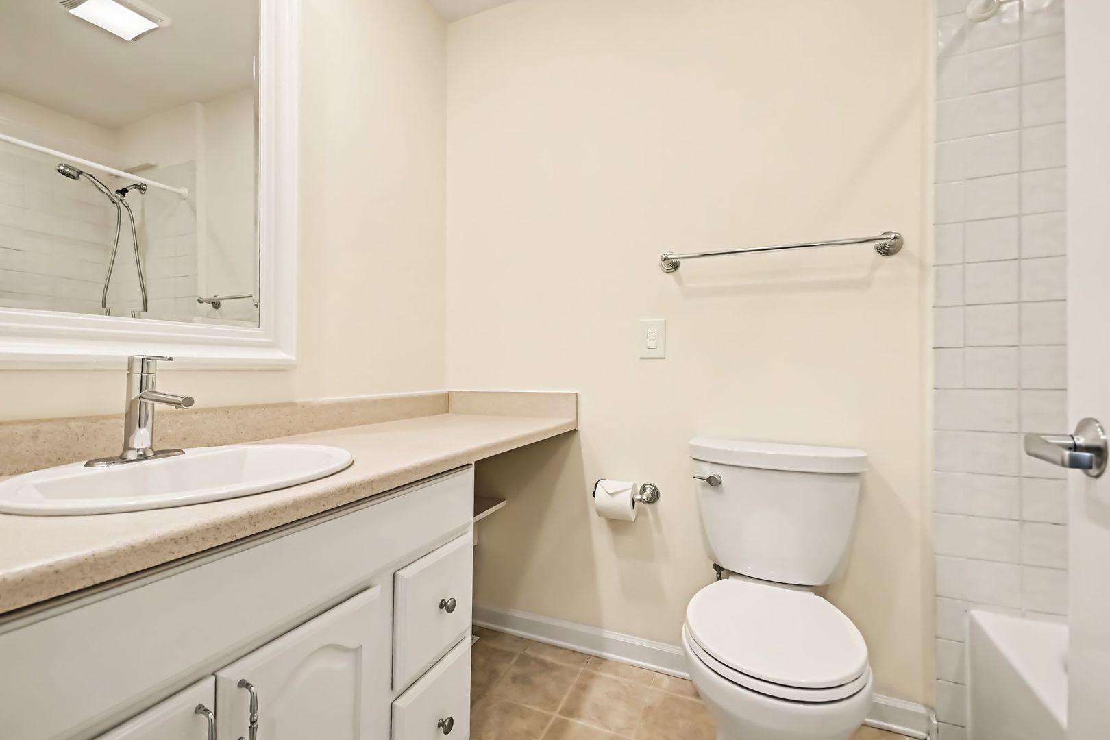 image of 2920 Roberts Dr, Woodridge, IL 60517