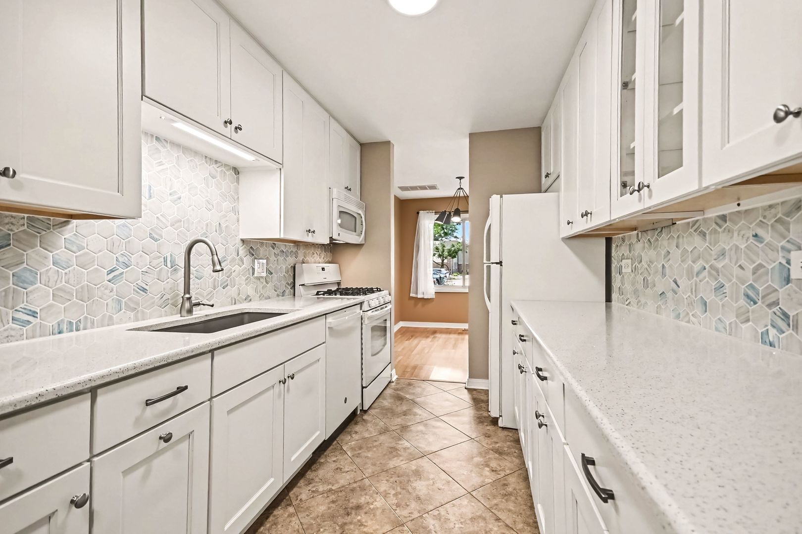 2nd image of 2920 Roberts Dr #4, Woodridge, IL 60517 | MLS# 12724856