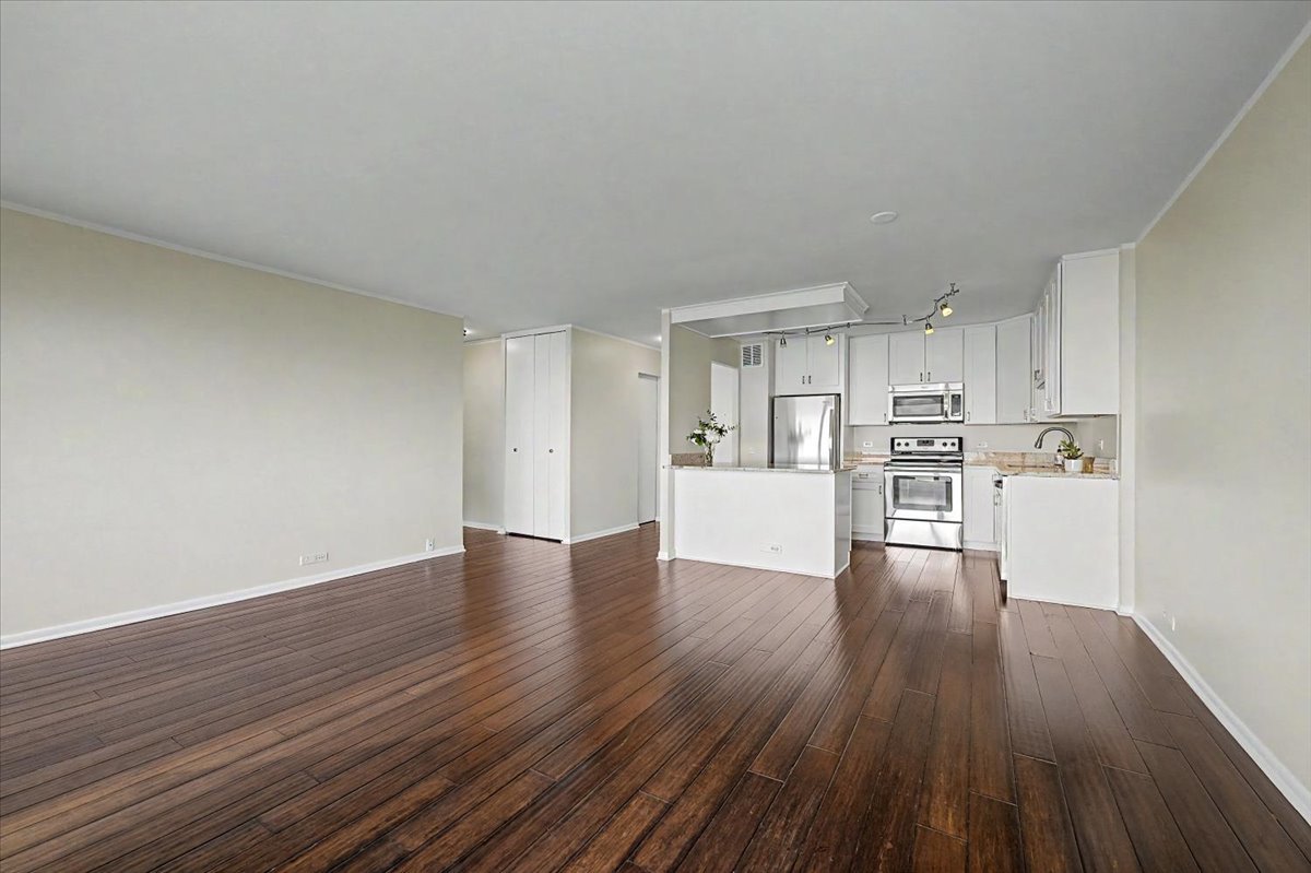 5th image of 5445 N Sheridan Rd #2506, Chicago, IL 60640 | MLS# 12724922