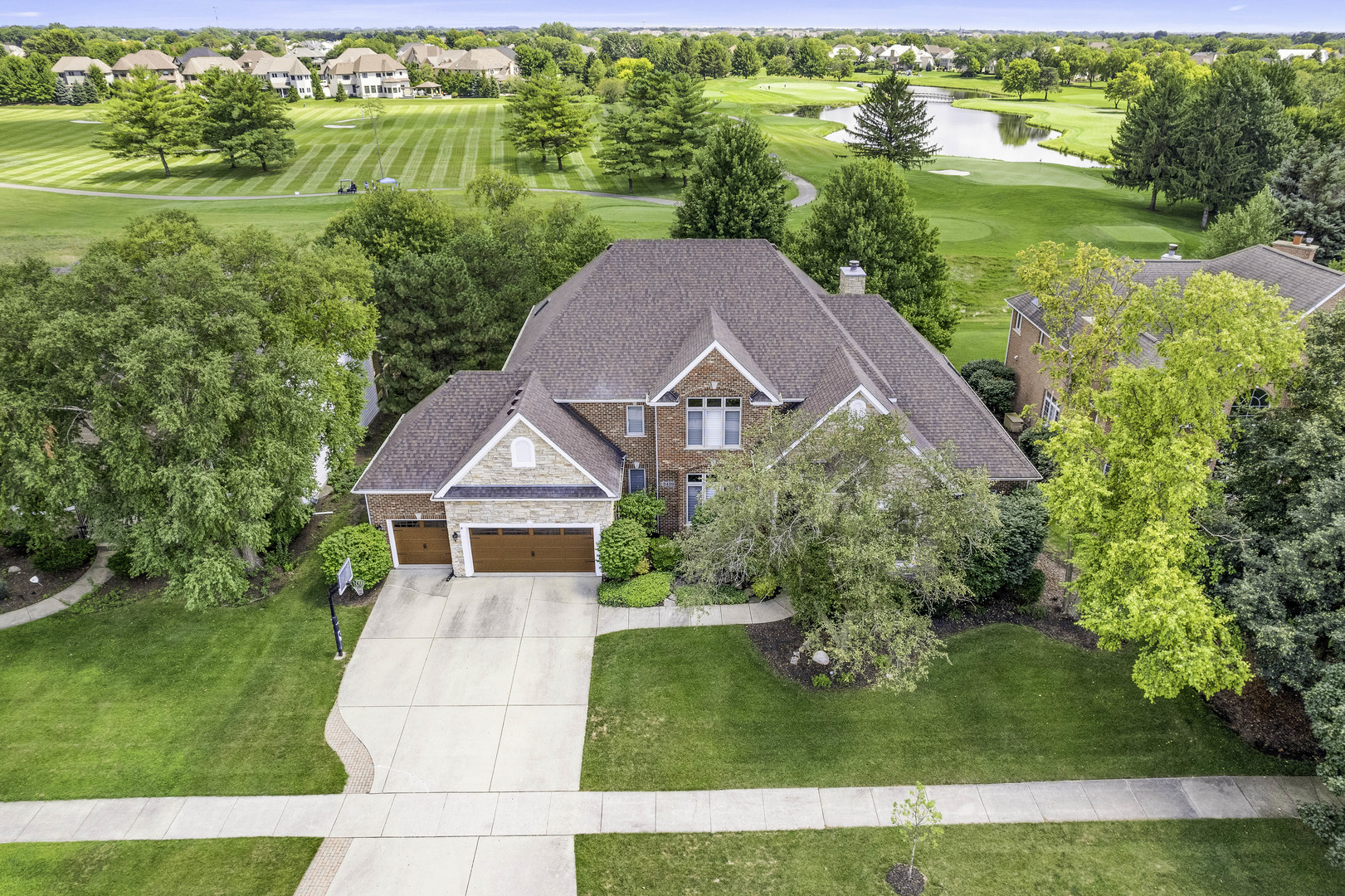 2nd image of 2439 Fawn Lake Cir, Naperville, IL 60564 | MLS# 12724986