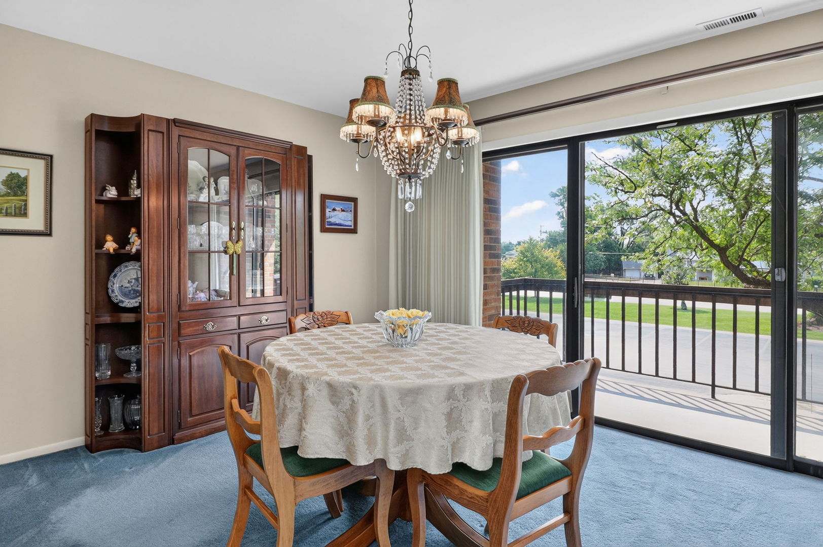 5th image of 77 Lake Hinsdale Dr, Willowbrook, IL 60527
