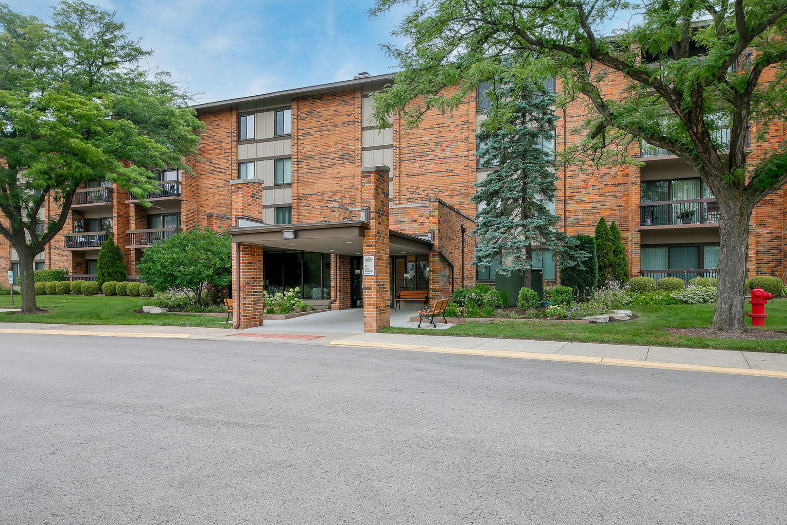 1st image of 77 Lake Hinsdale Dr #202, Willowbrook, IL 60527 | MLS# 12725045