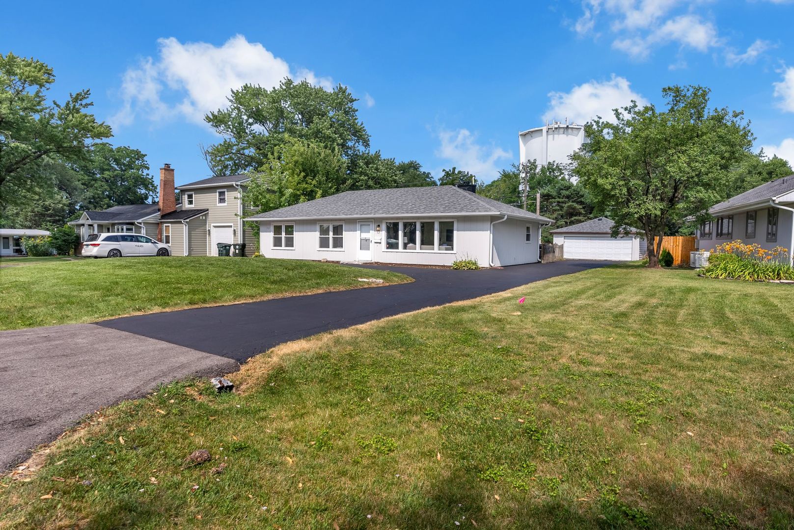 4th image of 727 Skyline Dr, Barrington, IL 60010 | MLS# 12725118