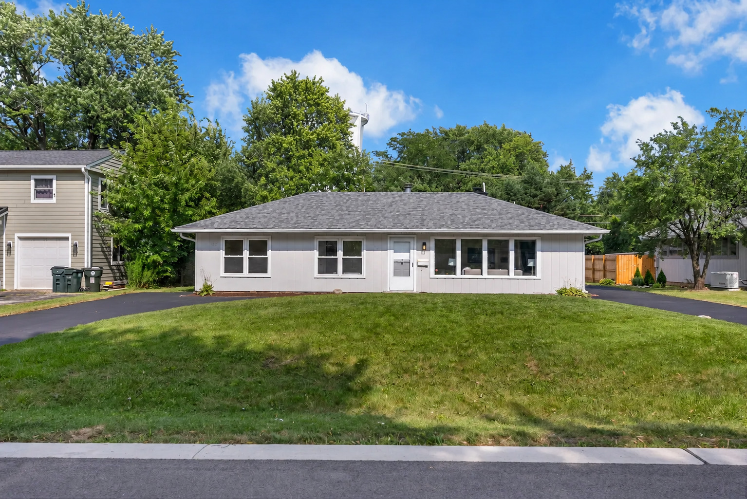 1st image of 727 Skyline Dr, Barrington, IL 60010 | MLS# 12725118