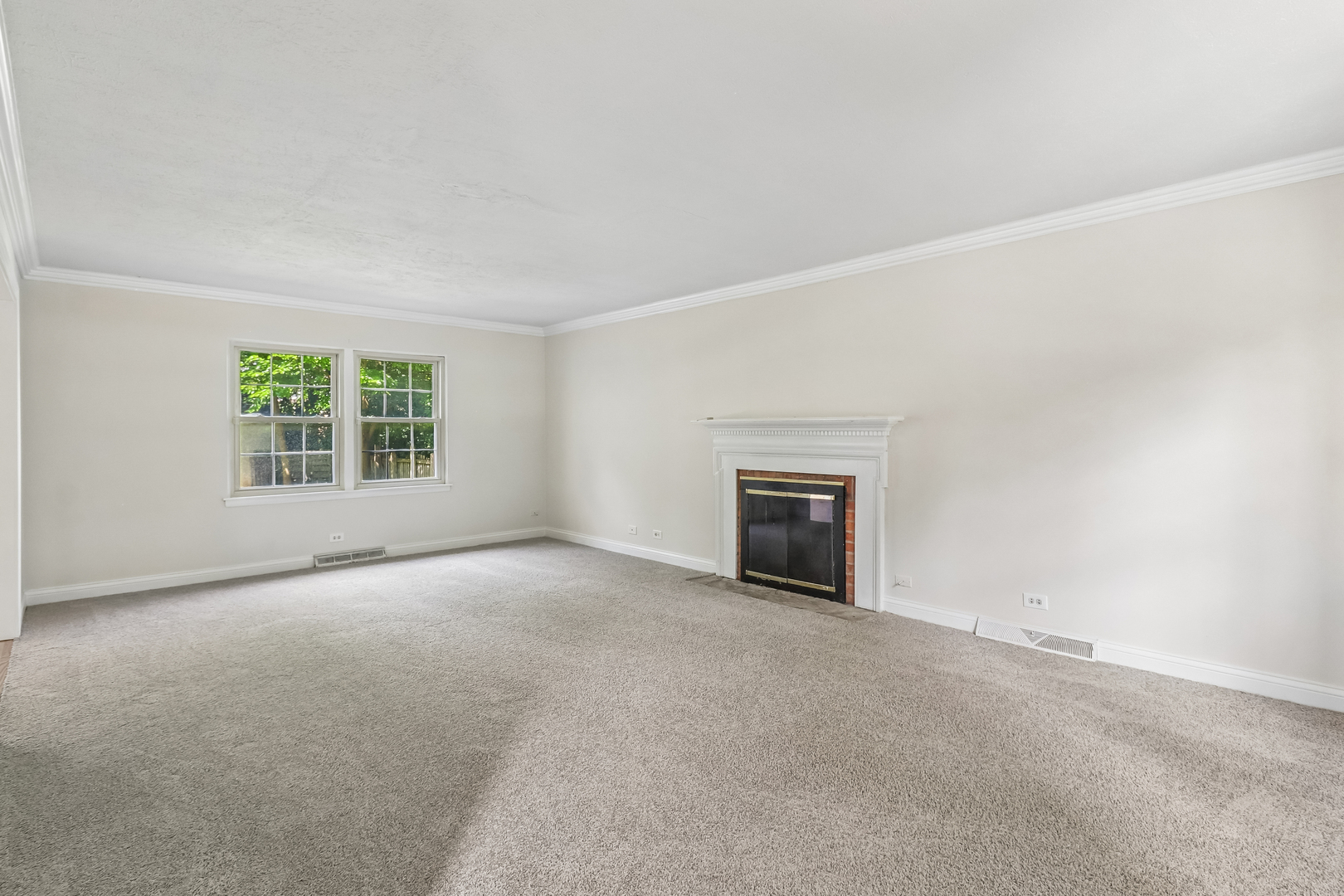 4th image of 1053 Laurel Ln, Naperville, IL 60540 | MLS# 12725151