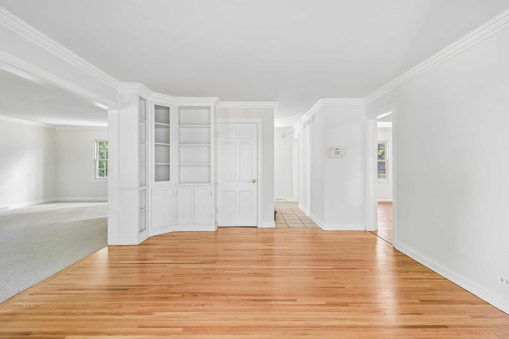 3rd image of 1053 Laurel Ln, Naperville, IL 60540 | MLS# 12725151