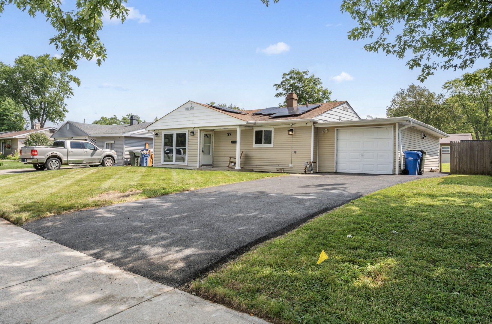 2nd image of 27 Cardinal Ln, Carpentersville, IL 60110 | MLS# 12725235