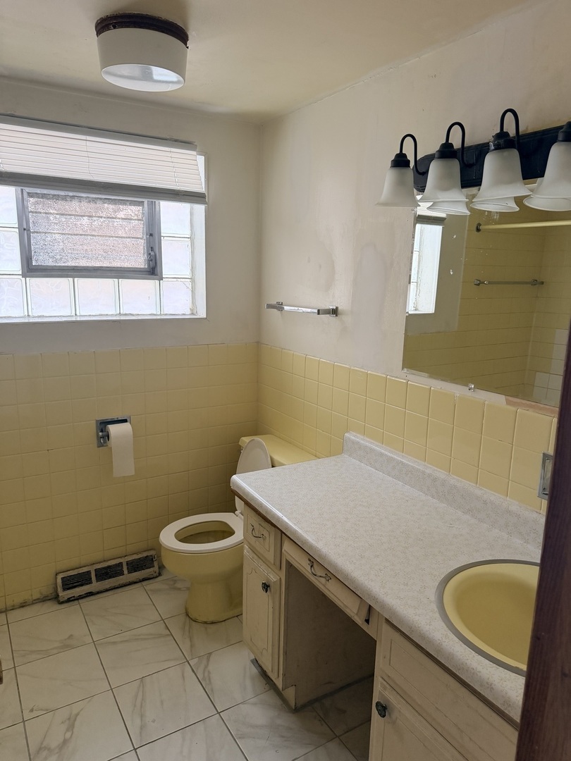 5th image of 404 Prairie Ave, Calumet City, IL 60409 | MLS# 12725264