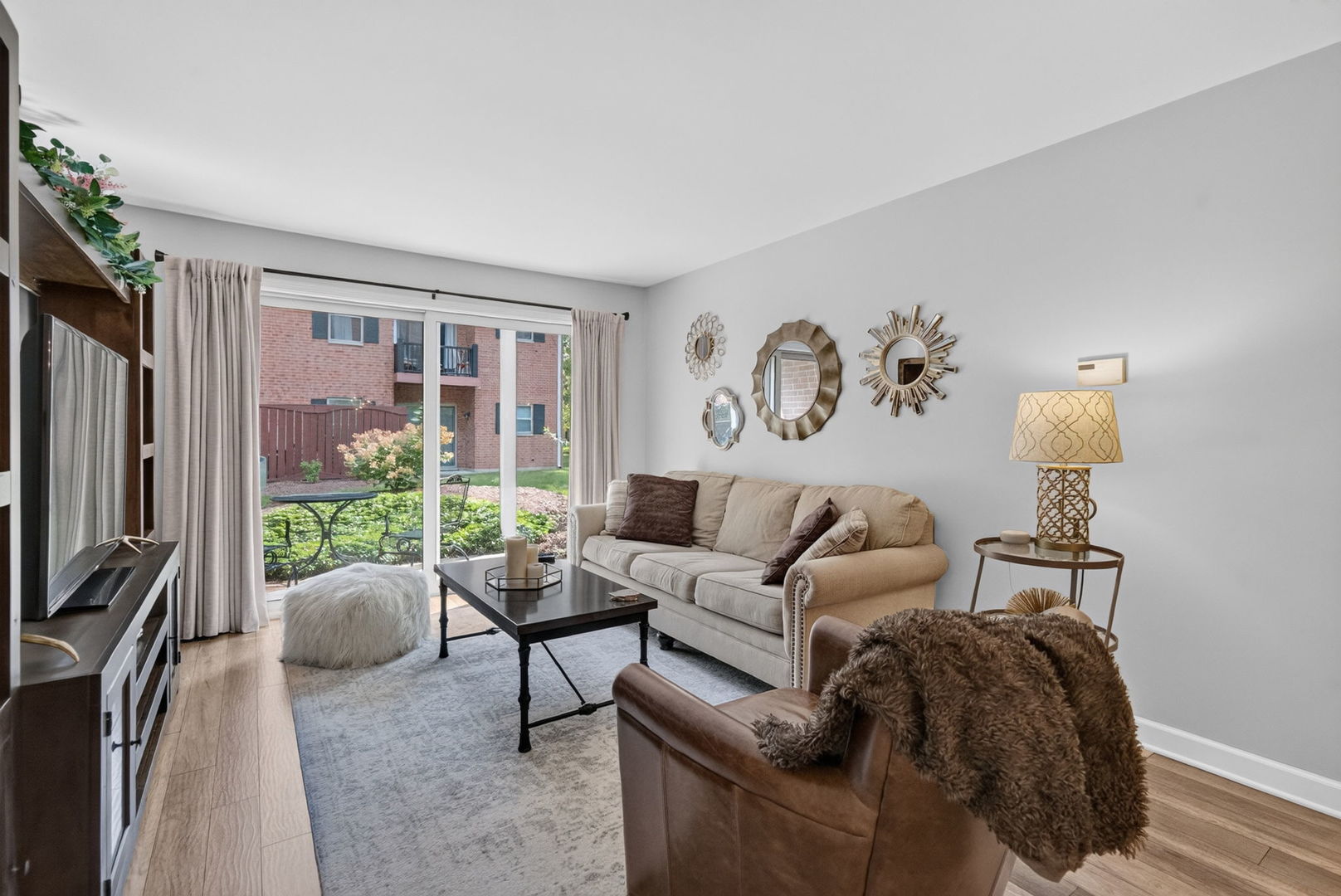 4th image of 1531 Raymond Dr, Naperville, IL 60563