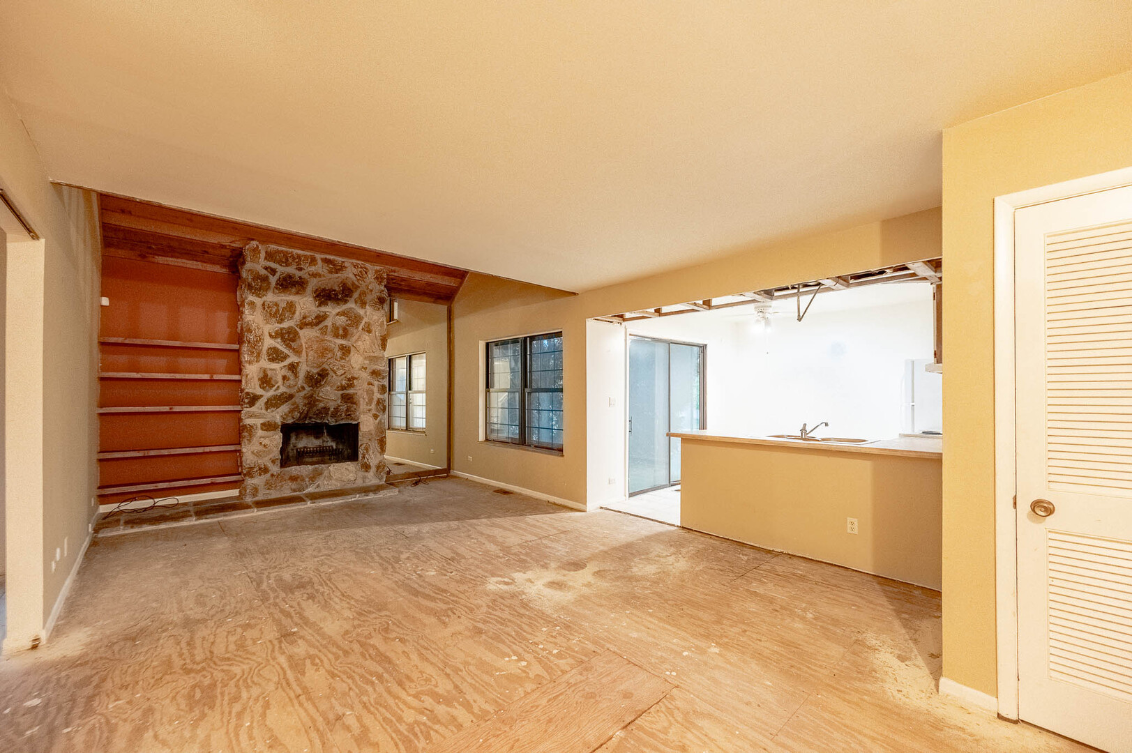 2nd image of 714 Colby Ct, Gurnee, IL 60031 | MLS# 12725298