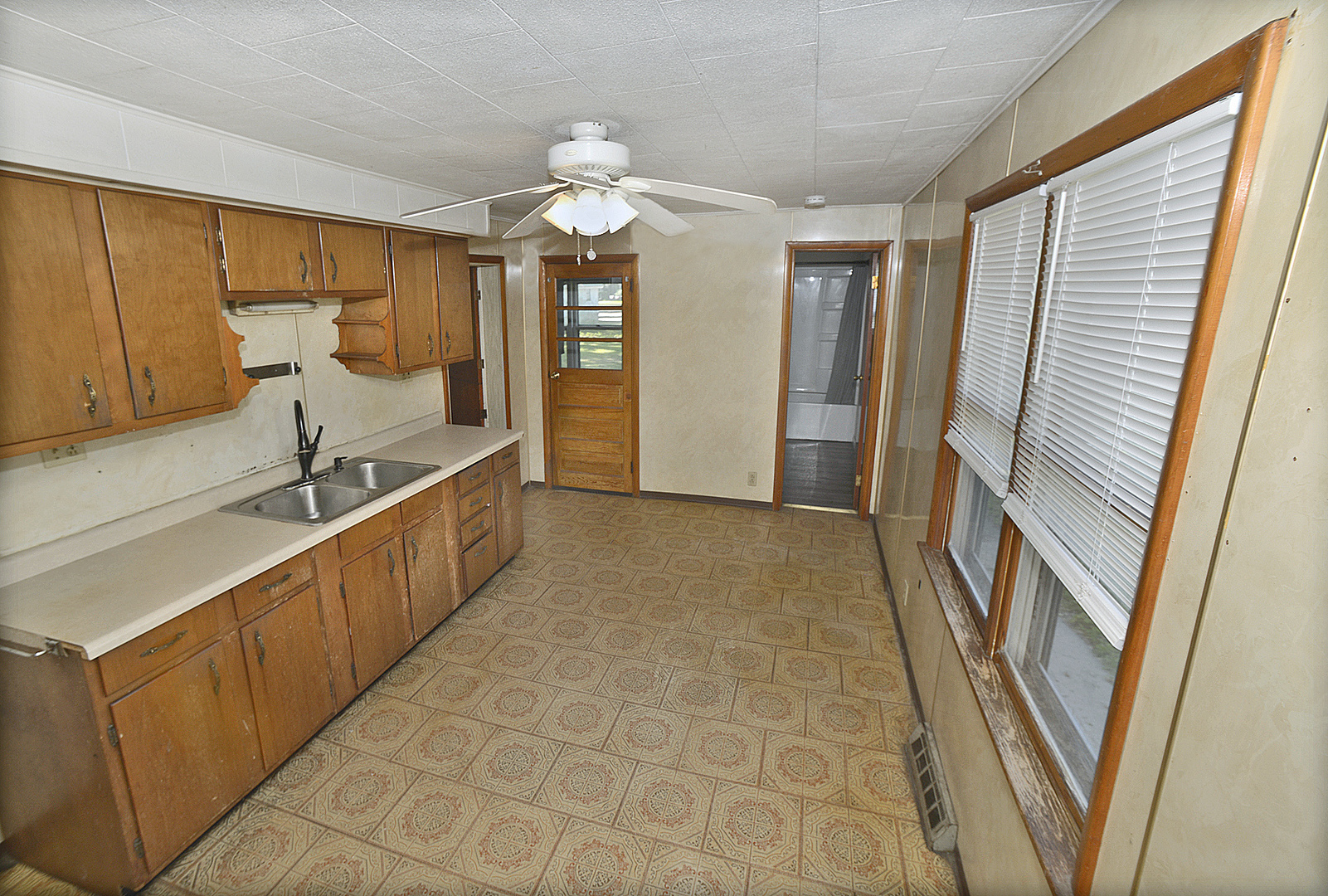 5th image of 903 Illinois Ave, Ottawa, IL 61350 | MLS# 12725347