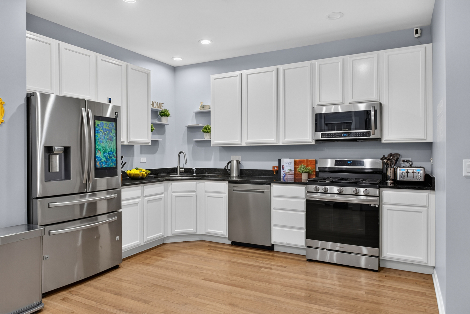 2nd image of 547 Bobby Ann Ct, Roselle, IL 60172 | MLS# 12725473