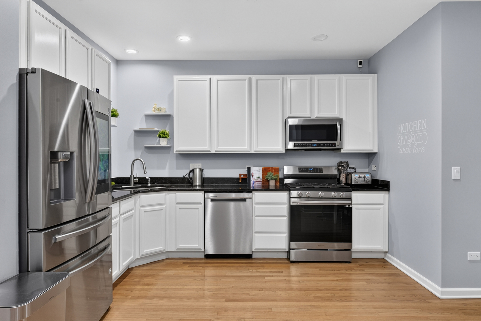 3rd image of 547 Bobby Ann Ct, Roselle, IL 60172 | MLS# 12725473