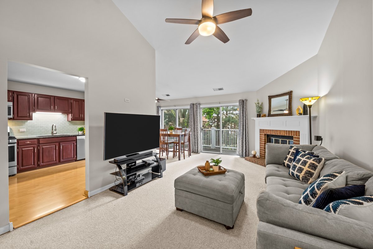 2nd image of 505 Green Bridge Ln #B, Prospect Heights, IL 60070 | MLS# 12725532