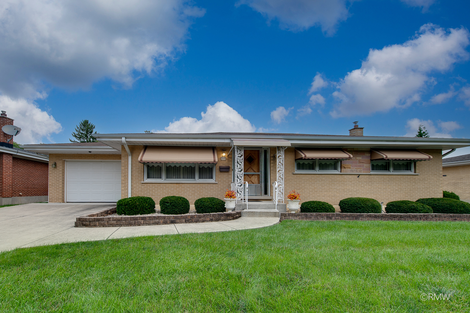 2nd image of 227 N Mill Rd, Wood Dale, IL 60191 | MLS# 12725534