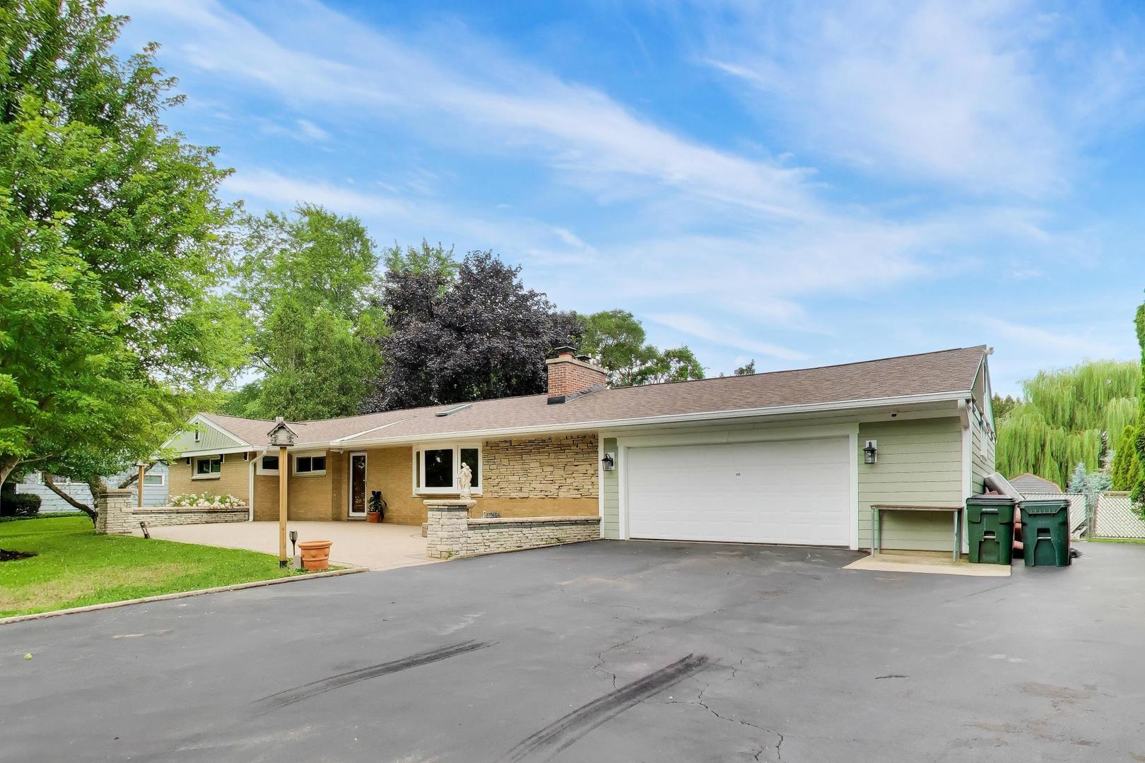 5th image of 2940 Valley View Rd, Gurnee, IL 60031 | MLS# 12725576