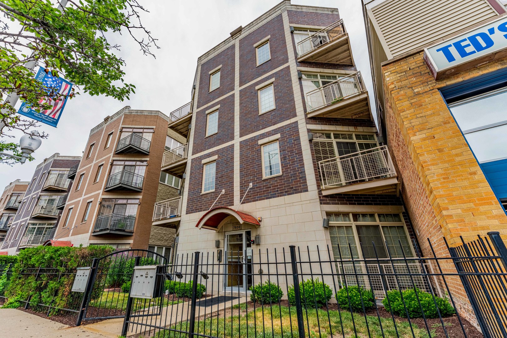 2nd image of 7930 W Grand Ave #3W, Elmwood Park, IL 60707 | MLS# 12725643