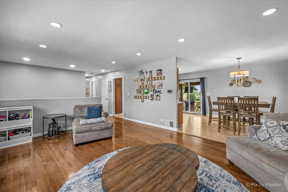 4th image of 1255 Mayfield Ln, Hoffman Estates, IL 60169 | MLS# 12725652