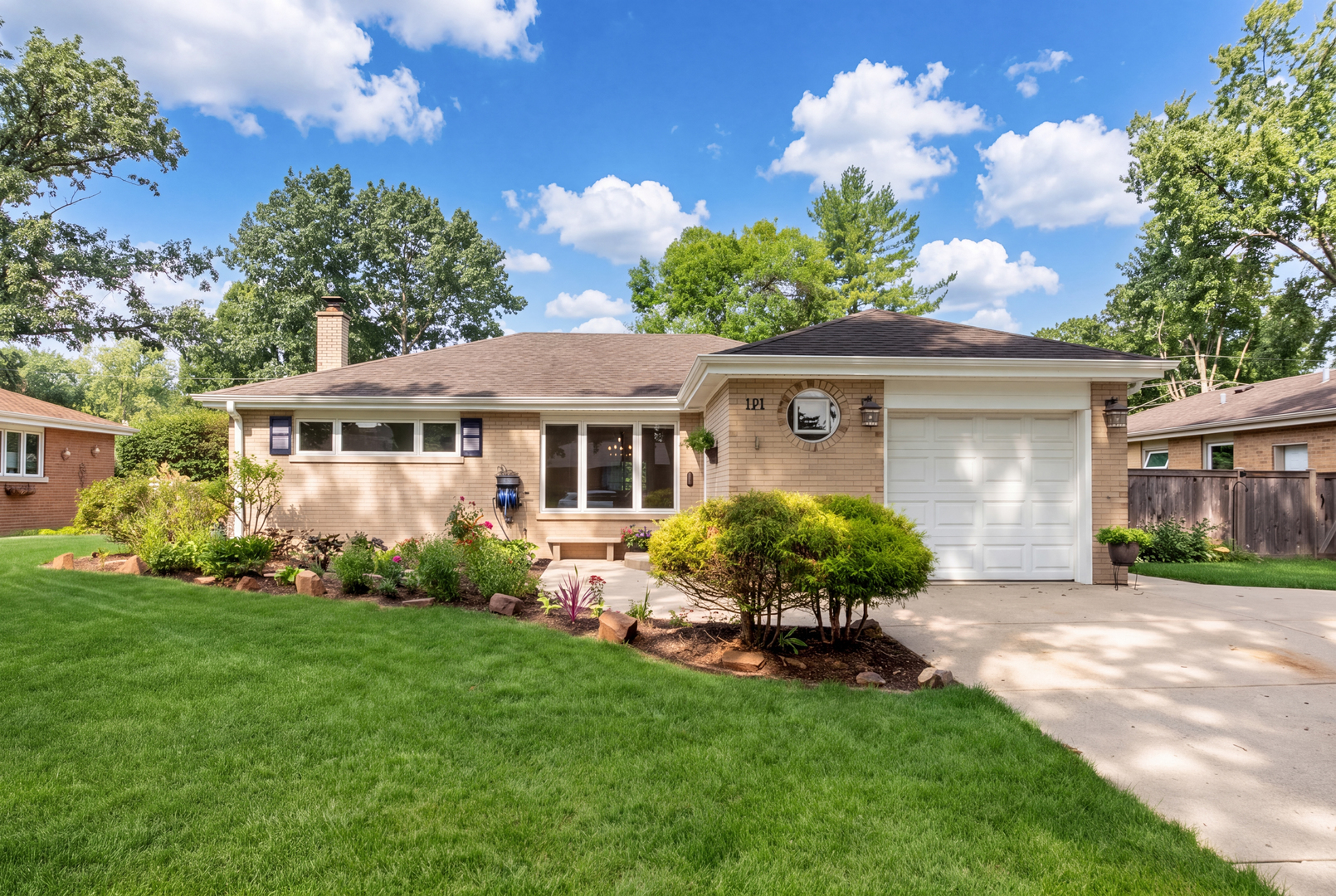 2nd image of 114 N Elm St, Mount Prospect, IL 60056 | MLS# 12725694
