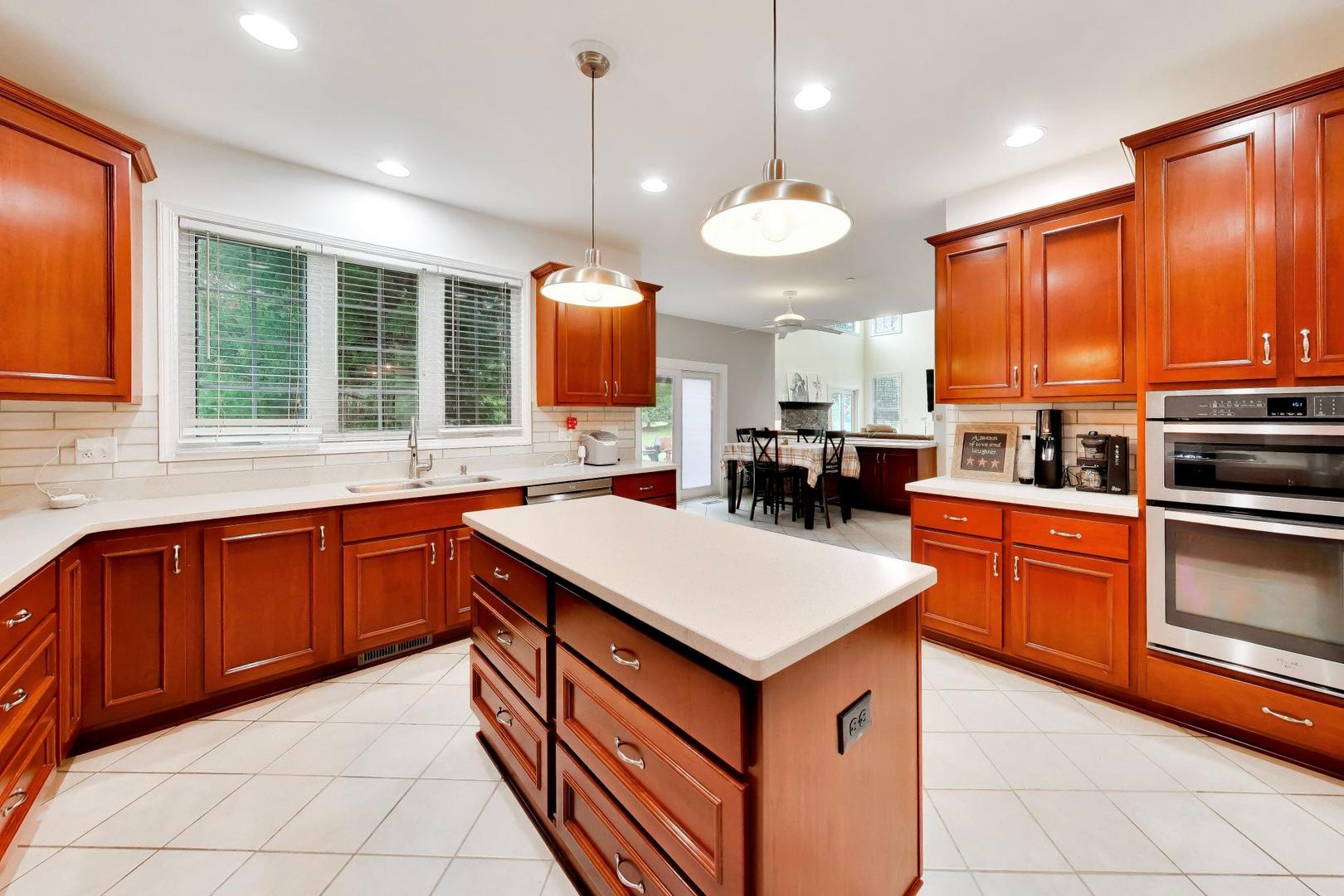 5th image of 5667 Notting Hill Rd, Gurnee, IL 60031 | MLS# 12725789