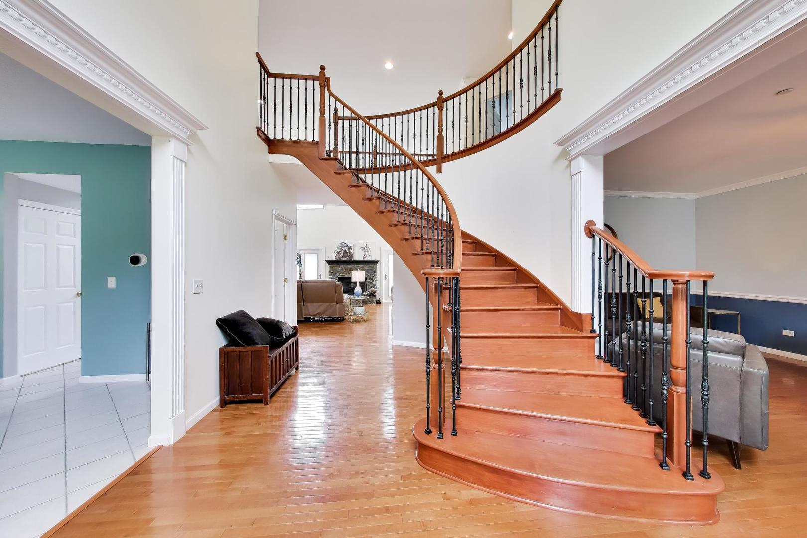 3rd image of 5667 Notting Hill Rd, Gurnee, IL 60031 | MLS# 12725789