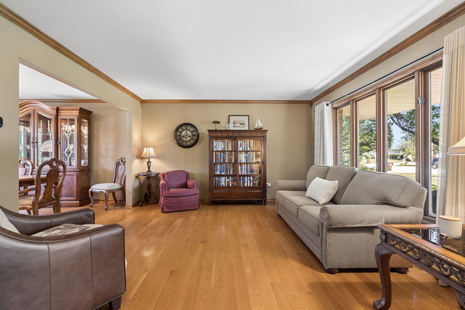 5th image of 8130 Edgebrook Ln, Tinley Park, IL 60487 | MLS# 12725793