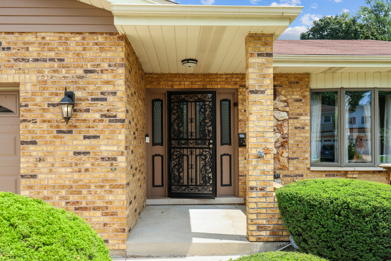 2nd image of 317 N Marcella Rd, Mount Prospect, IL 60056 | MLS# 12725821