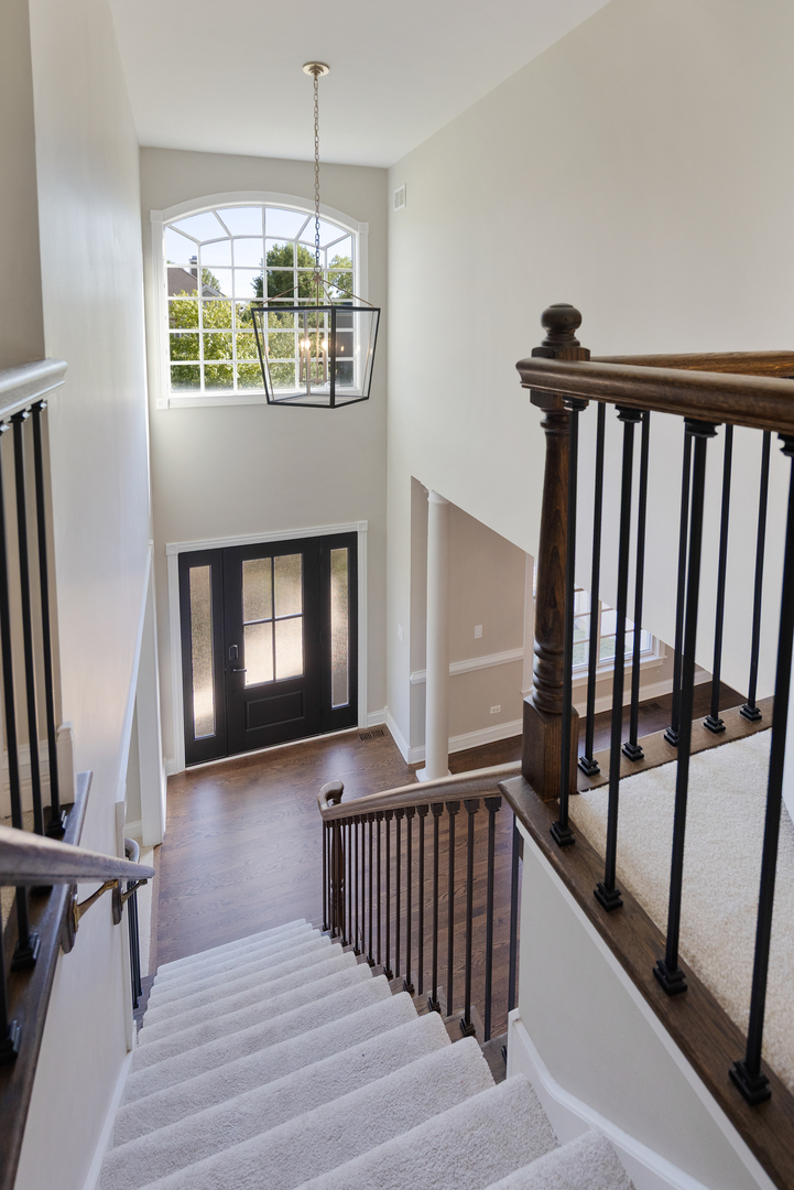 5th image of 26W286 Pinehurst Dr, Winfield, IL 60190 | MLS# 12725826
