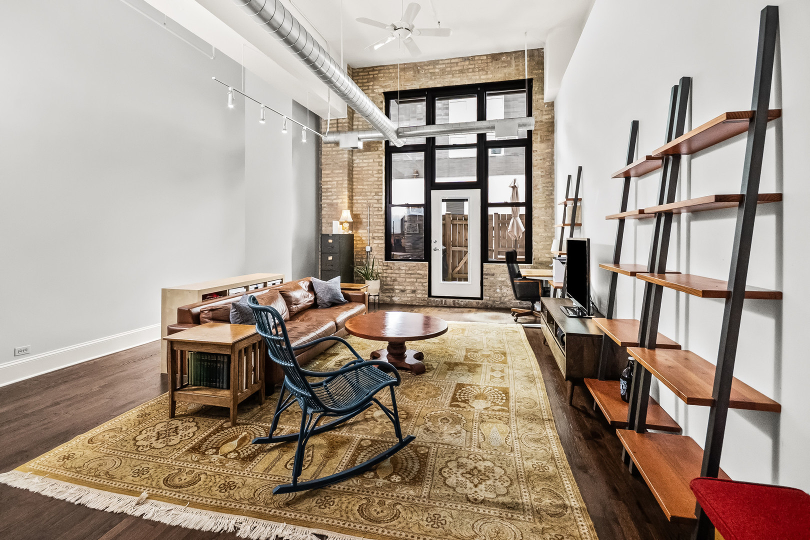 4th image of 203 S Sangamon St, Chicago, IL 60607