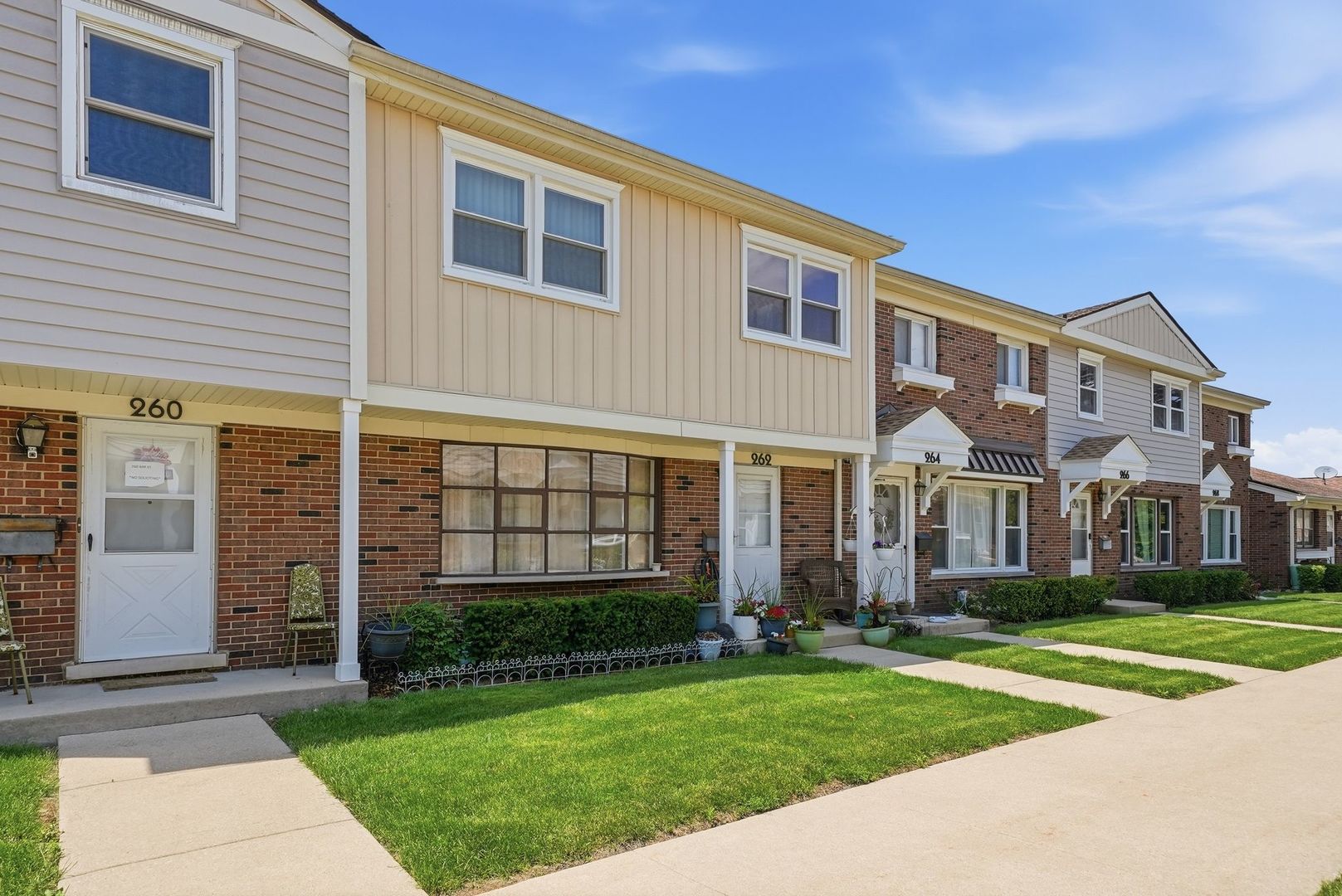 2nd image of 262 Bay St, Wood Dale, IL 60191 | MLS# 12725950