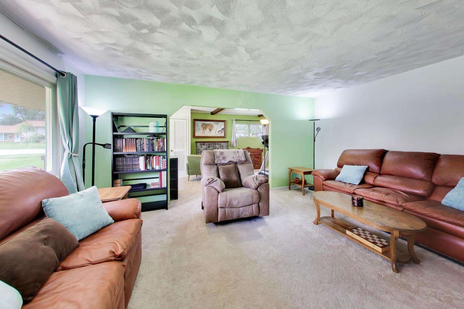 4th image of 1300 Jefferson Rd, Hoffman Estates, IL 60169 | MLS# 12726078