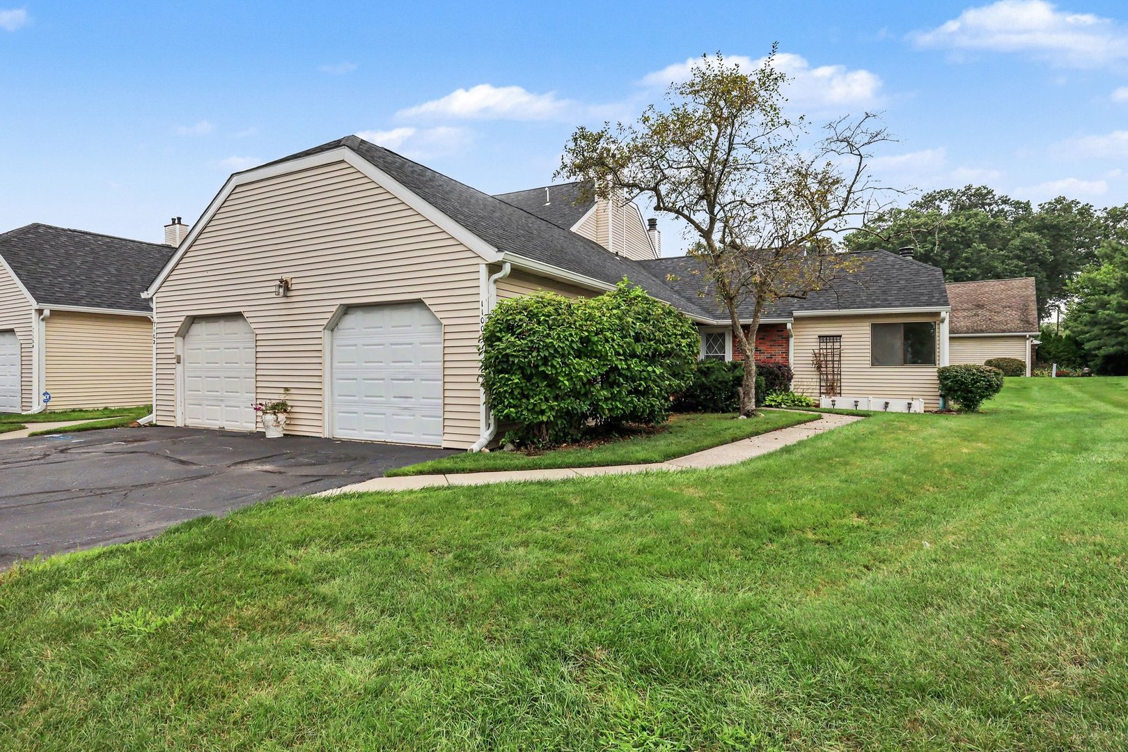 3rd image of 1100 Saratoga Ln #1100, Chesterton, IN 46304 | MLS# 12726127