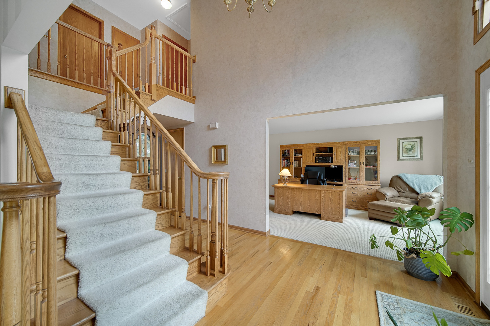 3rd image of 9224 Greenwood Dr, Tinley Park, IL 60487 | MLS# 12726160