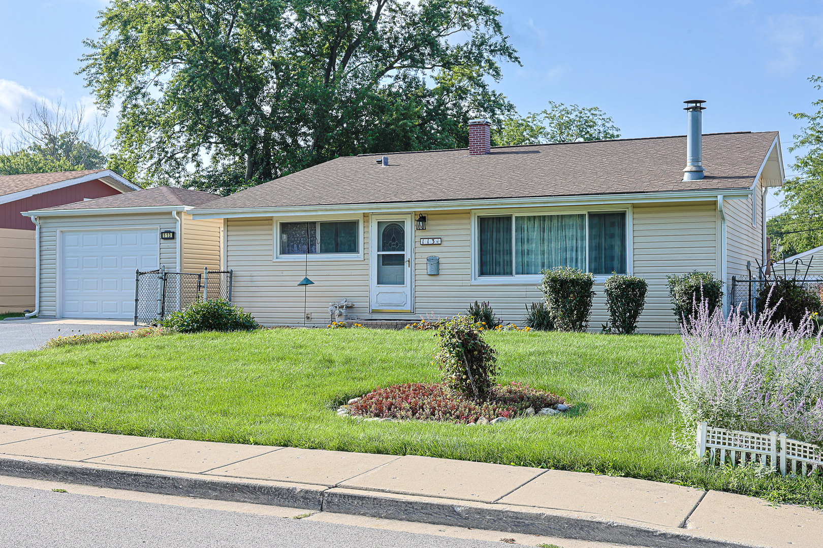 3rd image of 113 Siesta Rd, Carpentersville, IL 60110 | MLS# 12726250