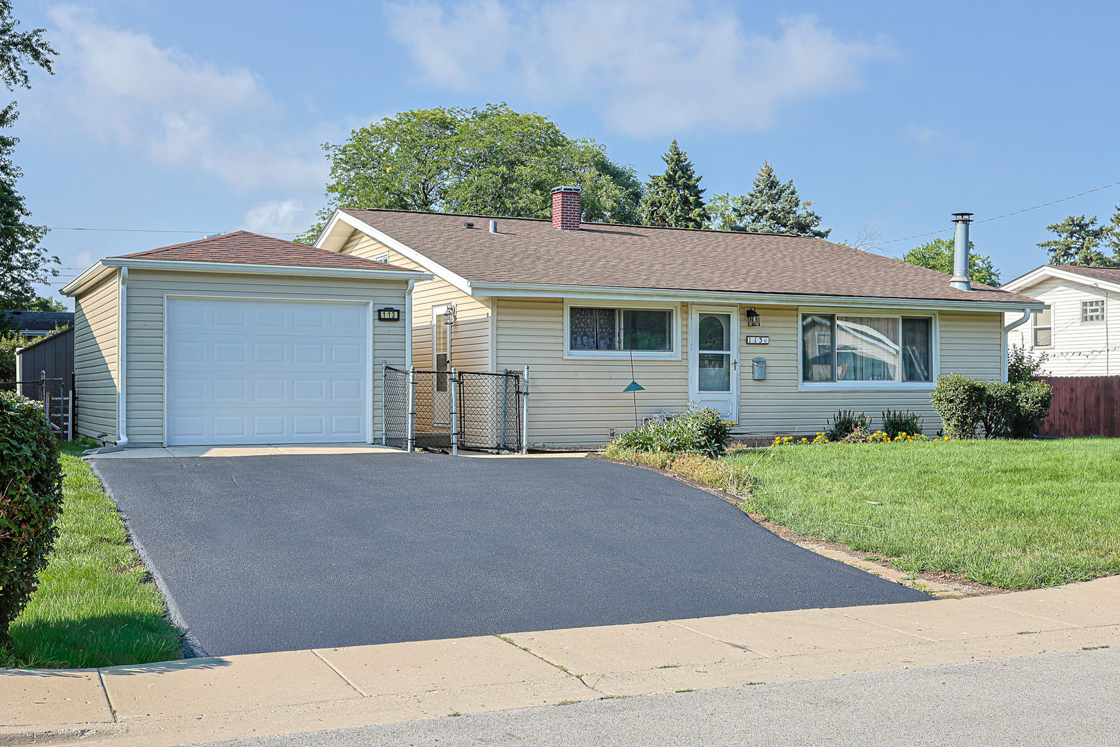 2nd image of 113 Siesta Rd, Carpentersville, IL 60110 | MLS# 12726250