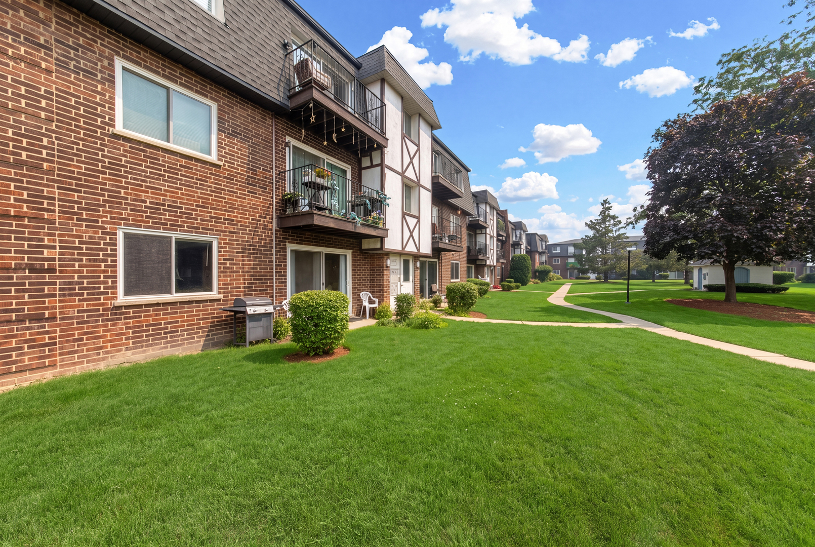 3rd image of 9461 Bay Colony Dr #1S, Des Plaines, IL 60016 | MLS# 12726252