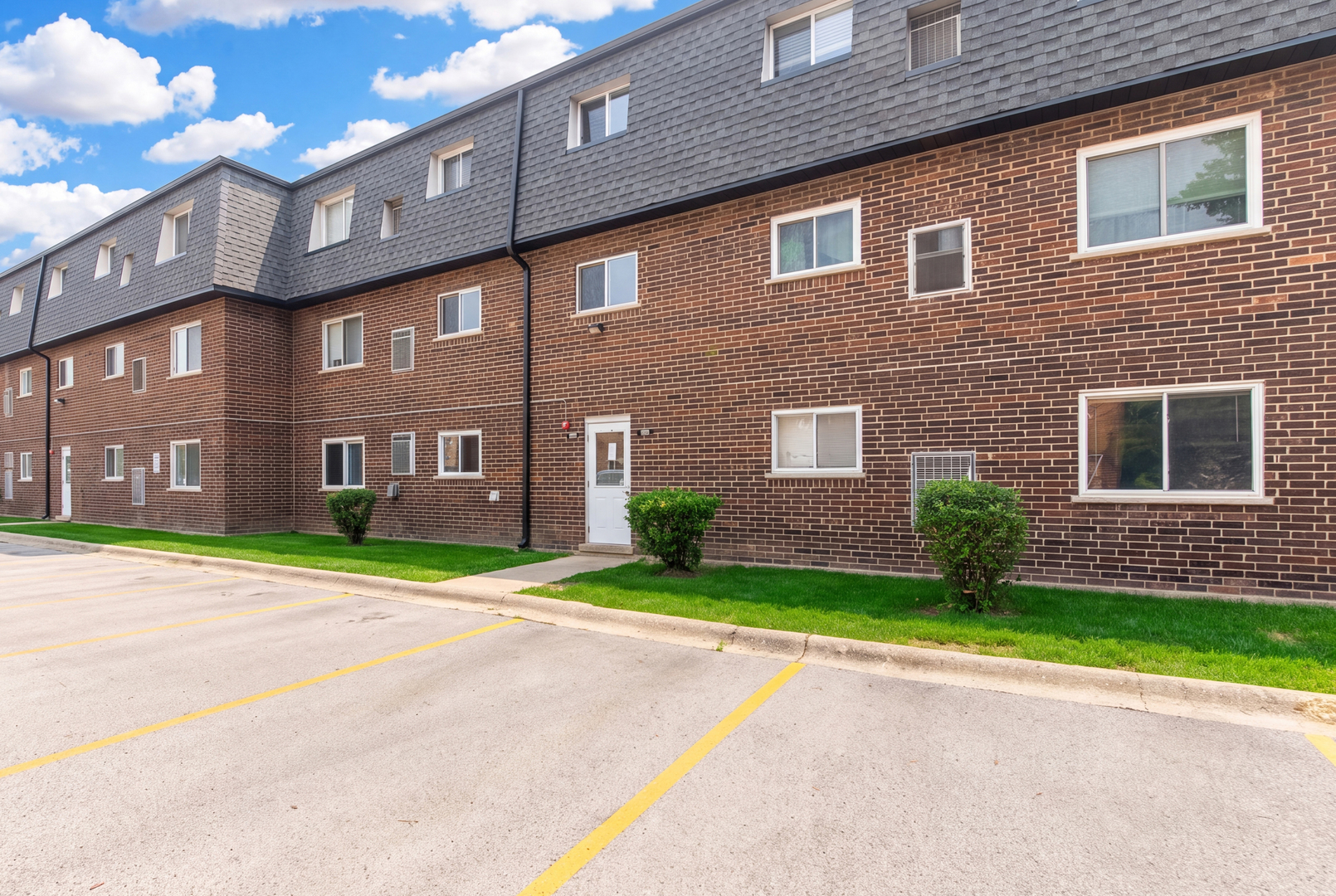 4th image of 9461 Bay Colony Dr #1S, Des Plaines, IL 60016 | MLS# 12726252