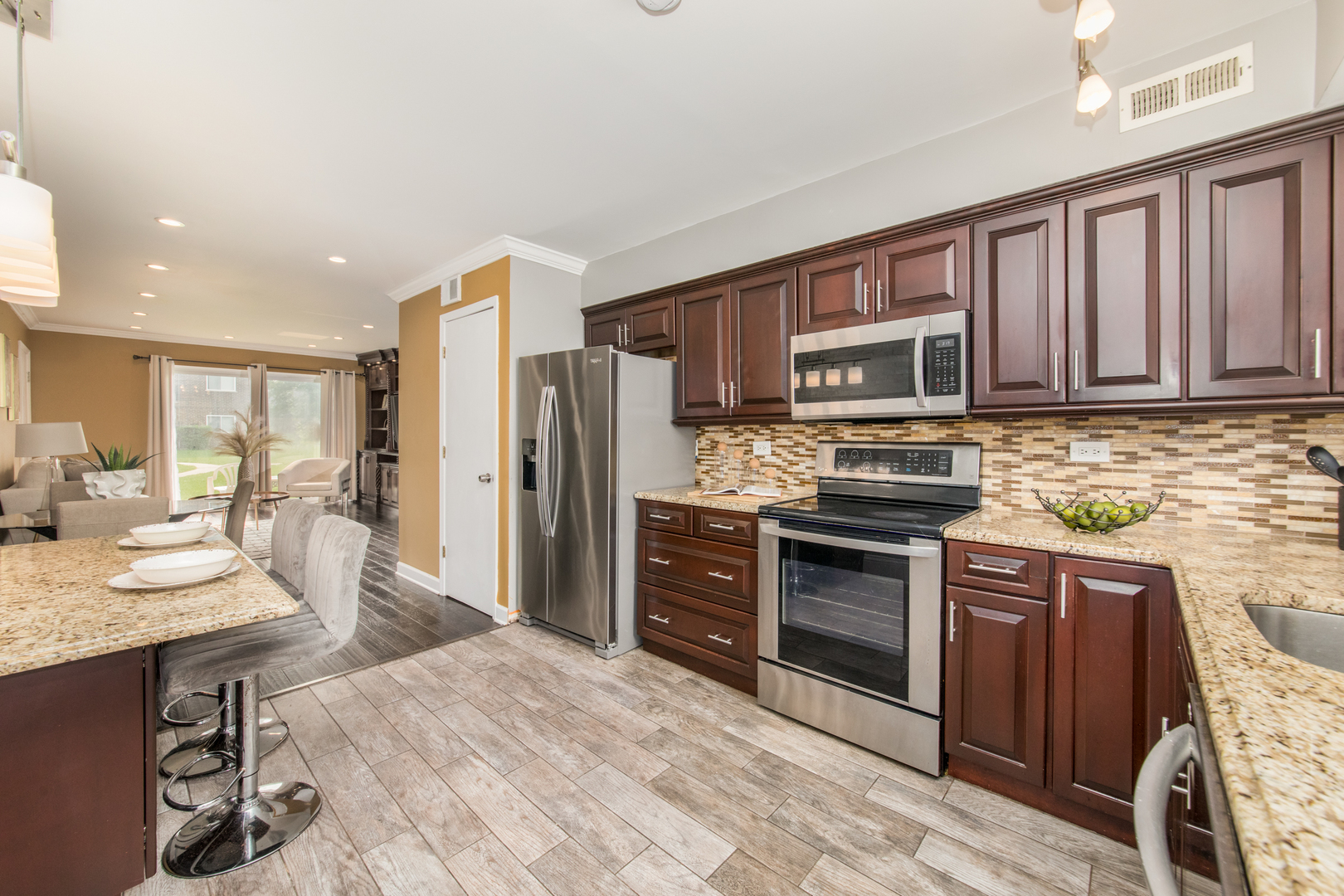 5th image of 9461 Bay Colony Dr #1S, Des Plaines, IL 60016 | MLS# 12726252
